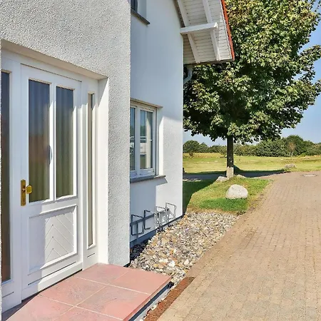 Ferienapartment Ruegen, In Neddesitz Mit Terrasse